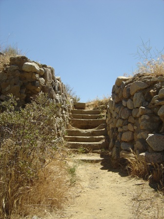 Ruins of an old building along the Old Ridge Route